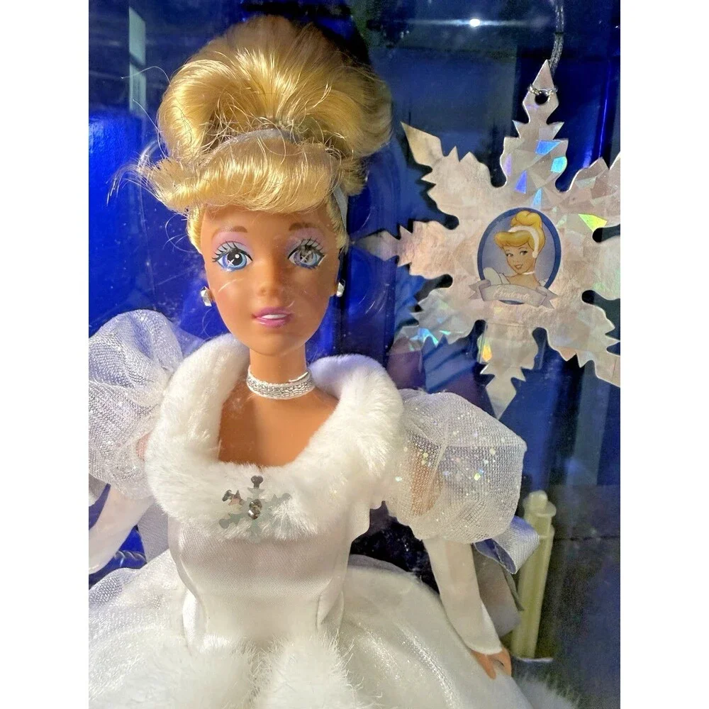 FIRST IN A SERIES Walt Disney's Holiday Princess Cinderella 1996 Barbie Doll NIB